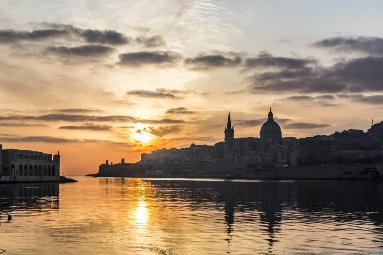 Luxury Apartment With Valletta And Harbour Views Sliema Eksteriør bilde