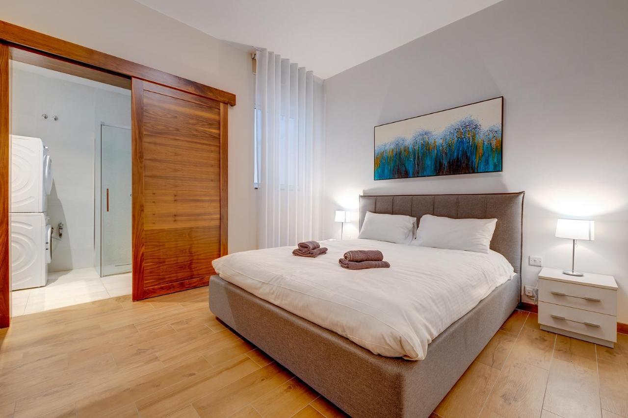 Luxury Apartment With Valletta And Harbour Views Sliema Eksteriør bilde