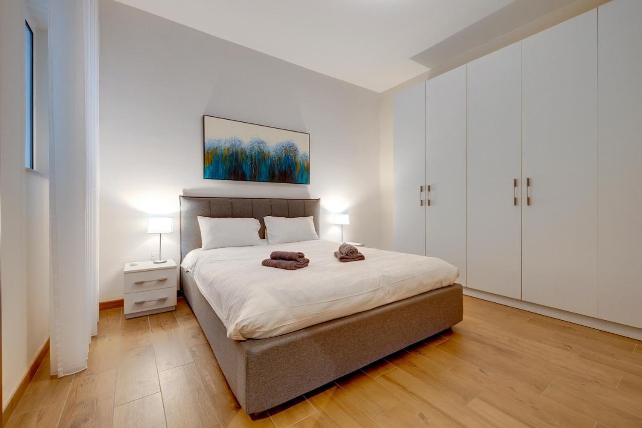 Luxury Apartment With Valletta And Harbour Views Sliema Eksteriør bilde